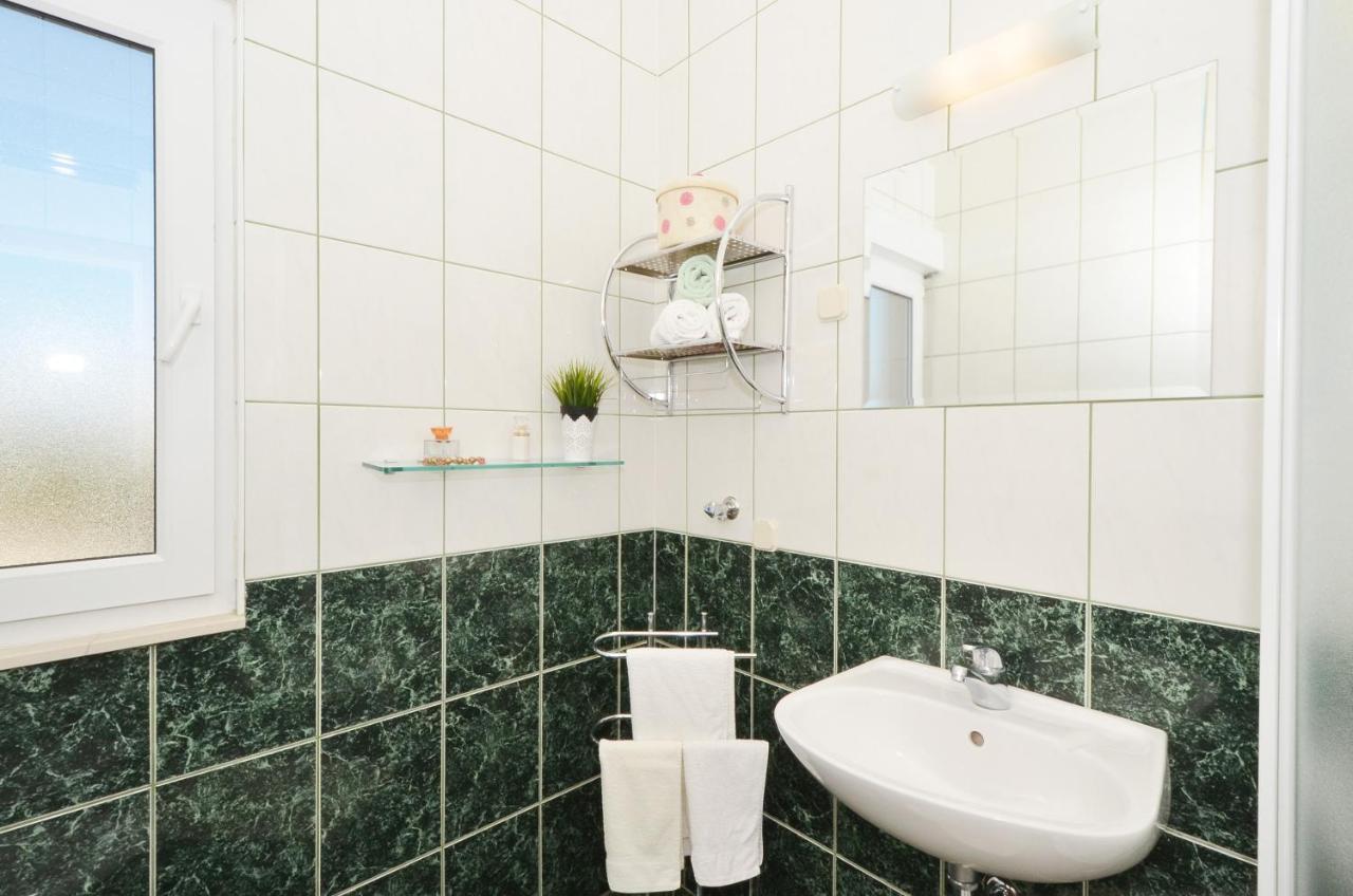 Apartmani Basic Rogoznica Rogoznica  Eksteriør billede